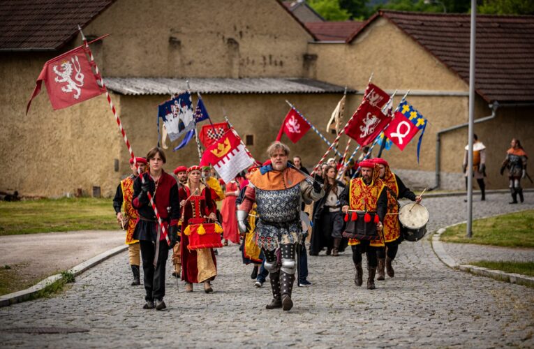 Vévoda Štěpán z muzikálu Noc na Karlštejně zavítá na Berounsko