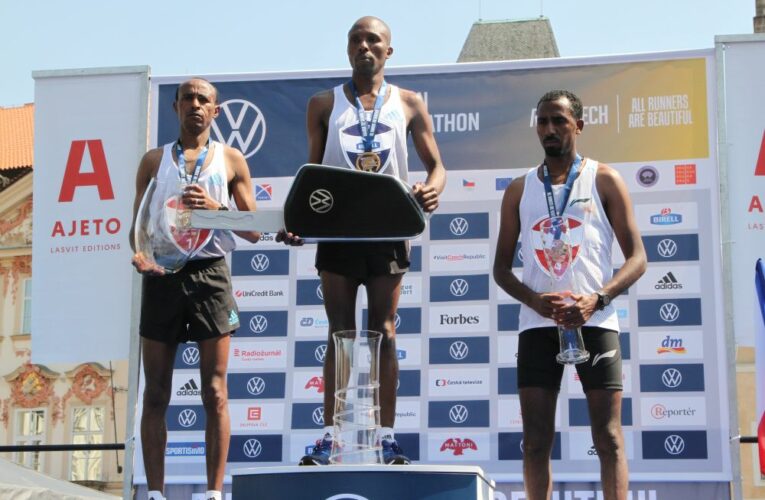 Králem Volkswagen Maratonu Praha je Keňan Kigen, nejlepšímČechem Homoláč