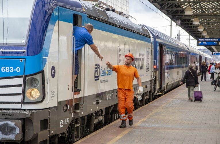 Západ Čech křižují nejmodernější vlaky v České republice: Vectrony, InterJety a RegioPantery
