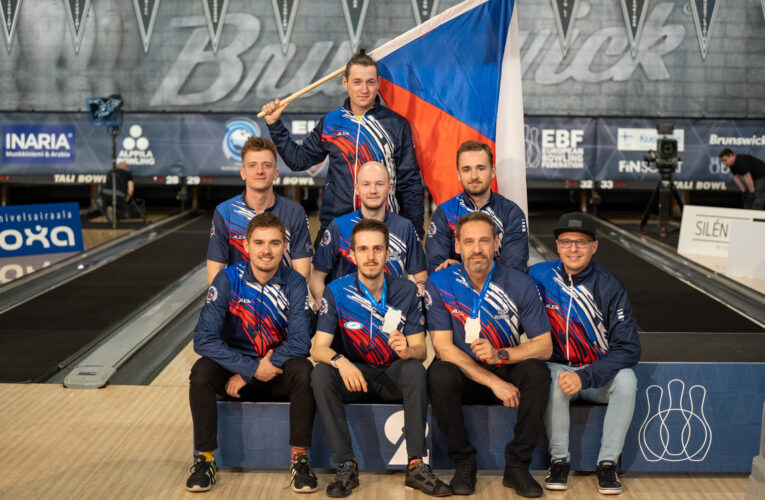 Český bowling veze z Mistrovství Evropy stříbrnou medaili a evropský rekord.