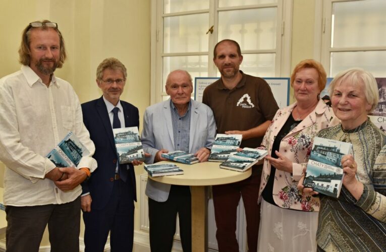 Slavnostní představení knihy Chaty Klubu českých a československých turistů, 2. díl