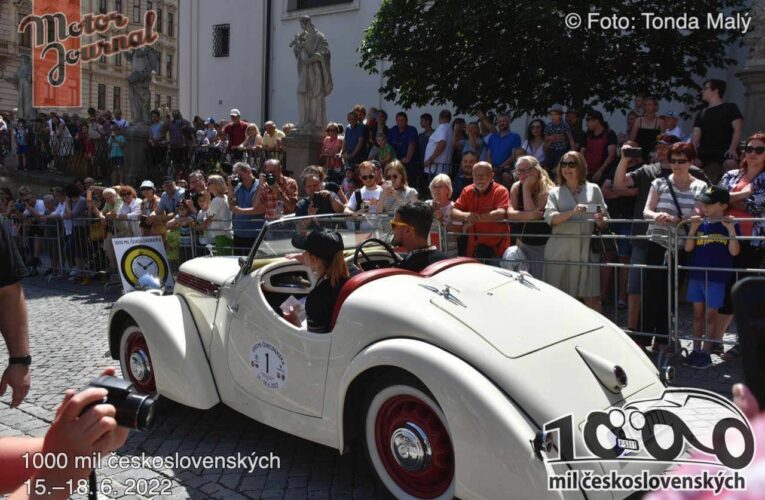 1000 mil československých letos se špalíry diváků