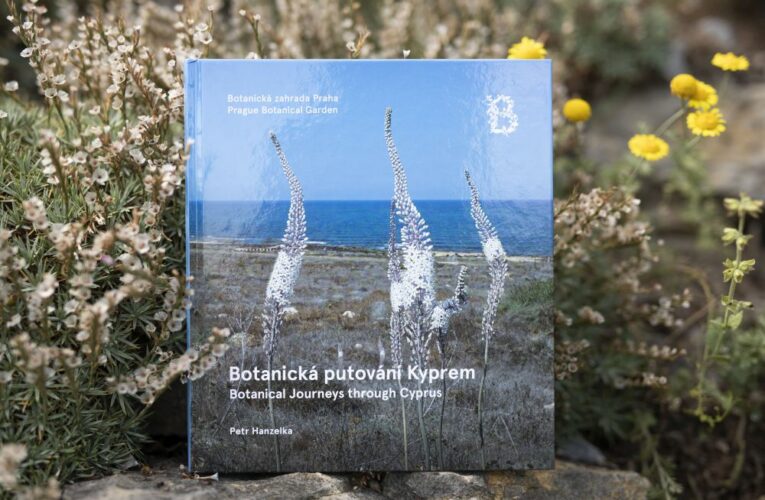 V botanické zahradě v Troji můžete poznat Kypr. Velvyslanec Kyperské republiky pokřtil novou knihu o botanických cestě na tento ostrov
