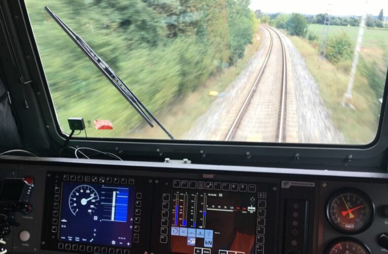 České dráhy testují provoz pod dohledem ETCS, na ETCS se připravují další strojvedoucí a vozidla