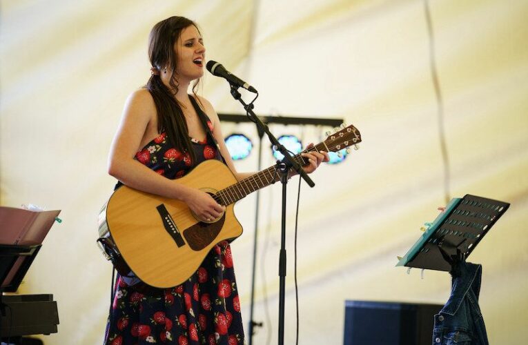 První píseň napsala ve 14, nyní se chystá na filmové melodie