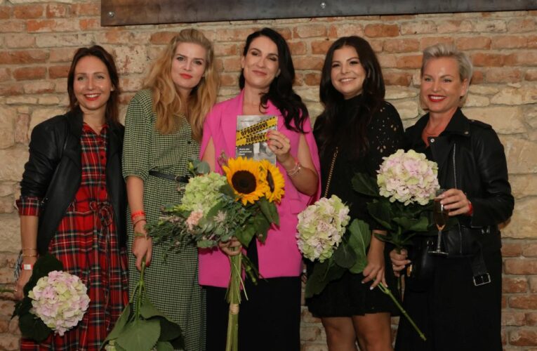 Mrazivá nálož skutečných krimi případů. Pokračování bestselleru podle oceněného podcastu. Lucie Bechynkova-Opravdové zločiny 2