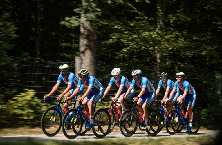 Patnáct českých cyklistů odlétá na MS do Austrálie