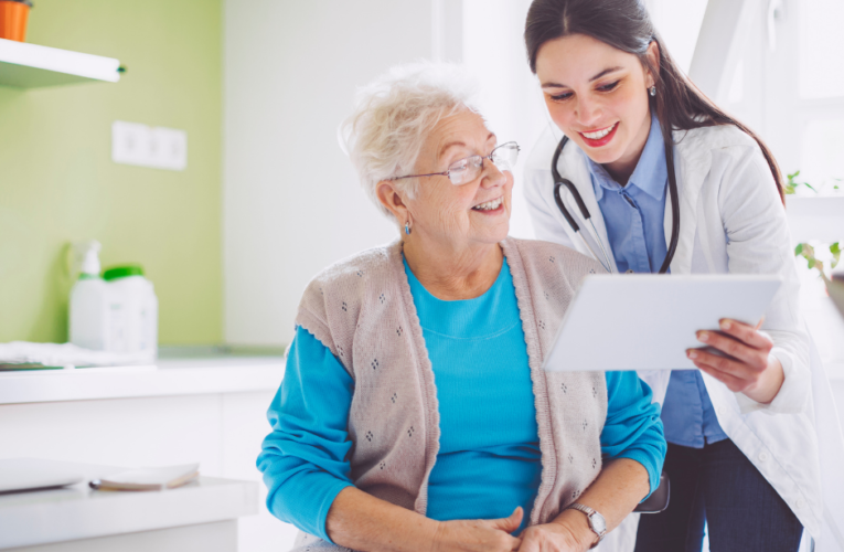 SENIOŘI STÁLE PODCEŇUJÍ PREVENCI ZÁVAŽNÝCH INFEKČNÍCH ONEMOCNĚNÍ