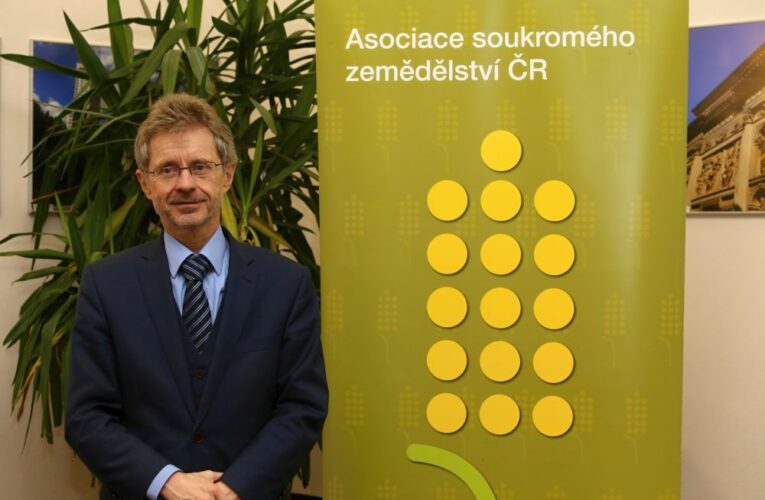 Sedláci podporují předsedu Senátu Miloše Vystrčila v senátních volbách