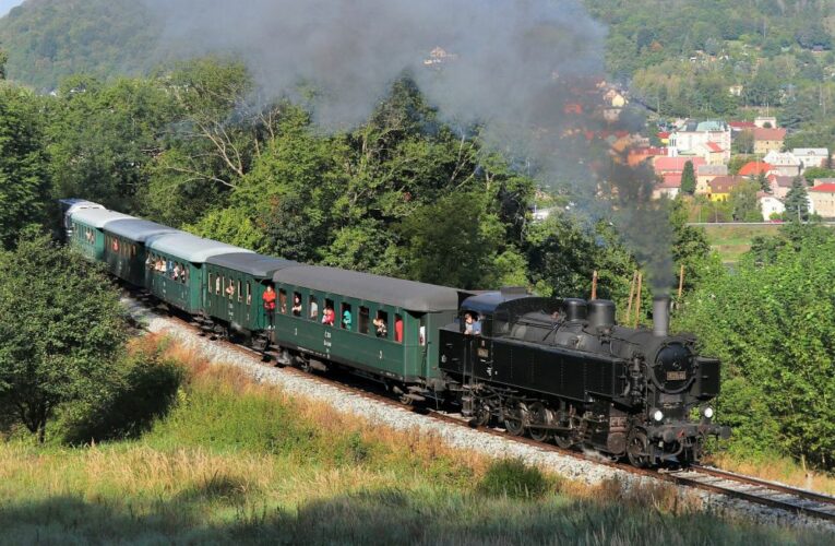 Železniční trať Polička – Žďárec u Skutče slaví 125. výročí, ČD vypraví historické vlaky