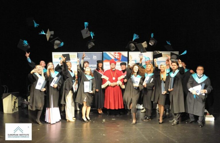 Promoce a oslavy vzniku Československa v jednom!