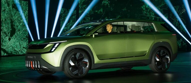 Exkluzivní e-SALON: Představí se ID. SPACE VIZZION, nový Citroën ë-C4 X či Renault Austral v národní premiéře Praha, 2. listopadu 2022