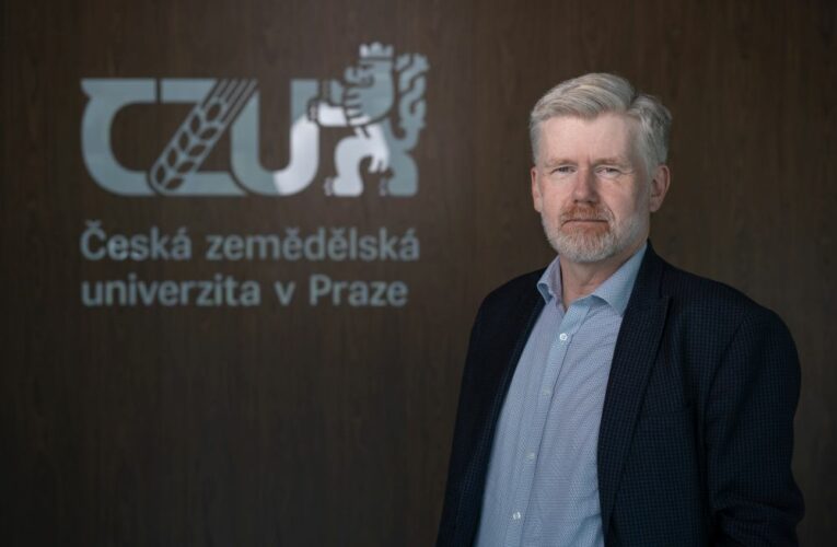 Novým předsedou Dozorčí rady Lesů ČR je Petr Sklenička, rektor České zemědělské univerzity a expert na adaptaci krajiny na klimatickou změnu