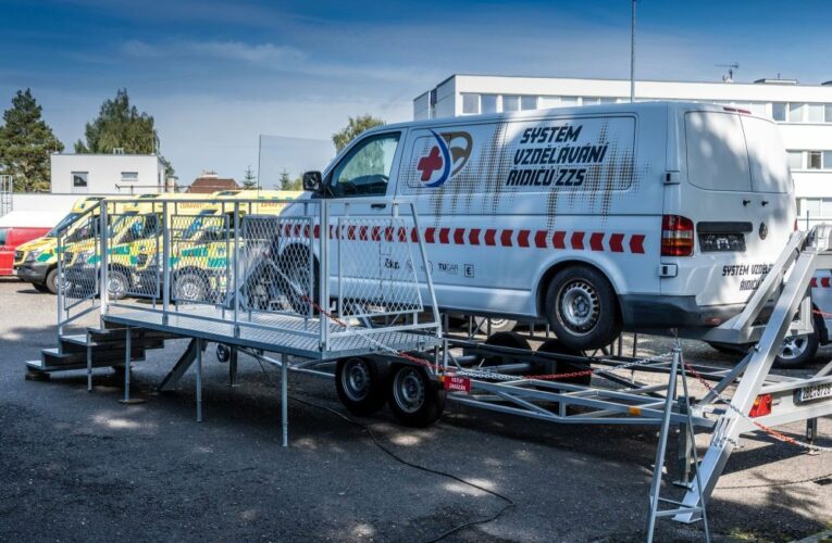 Autoklub ČR proškolí další stovky řidičů záchranek