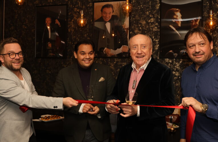 V centru Prahy otevřelo Café Karel,vzpomínková kavárna na Mistra