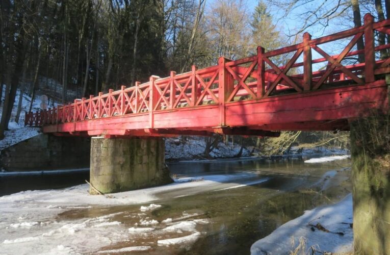 Červený most v Babiččině údolí letos Lesy ČR rozeberou a znovu postaví