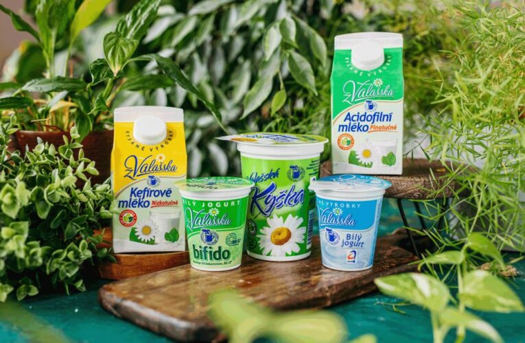 Čerstvé jarní odlehčení s kefírem a špenátovými palačinkami