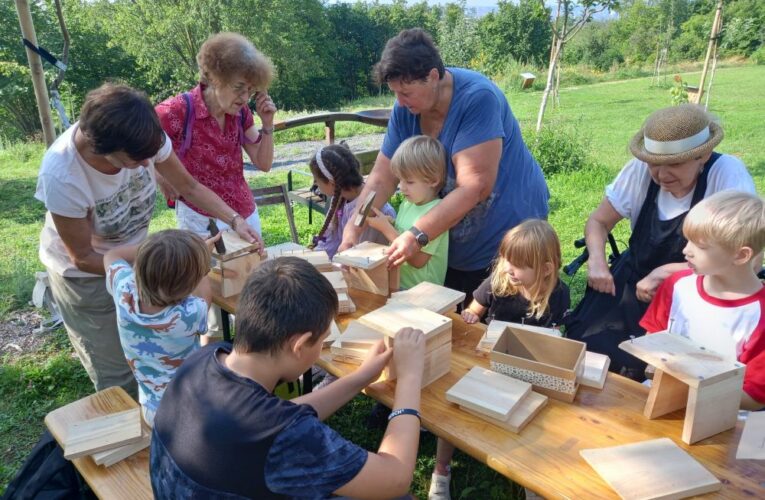 Botanická zahrada v Troji nabízí aktivity pro senioryi mezigenerační programy