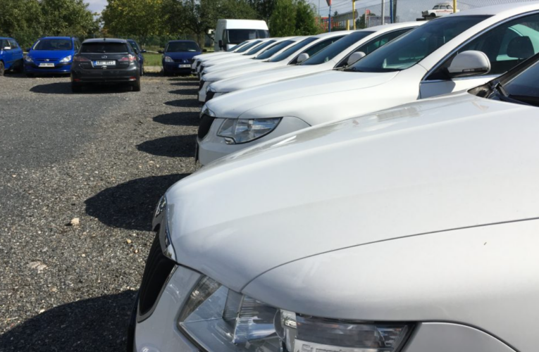 Trh s ojetými auty v ČR čelí inflaci, ale zlepšuje se a nabízí prodejcům příležitost.