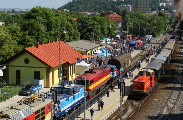Pražský dopravní den dětí na nádraží Praha-Braník ve znamení historie