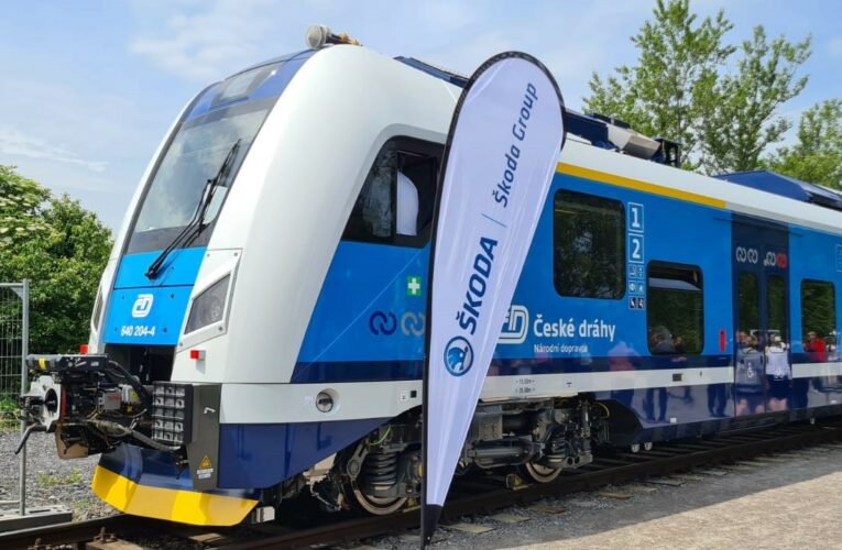 V Ostravě se představila první nová třívozová jednotka RegioPanter