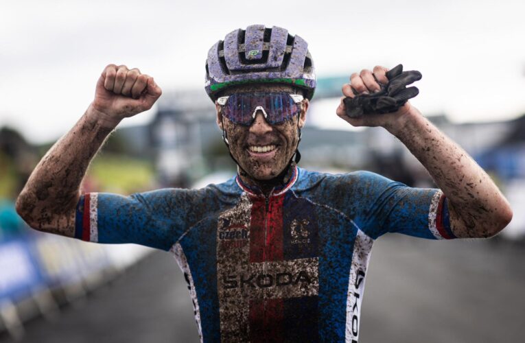 Čtvrtý den mistrovství světa a stříbrná medaile Martina Štoška v maratonu!  MTB