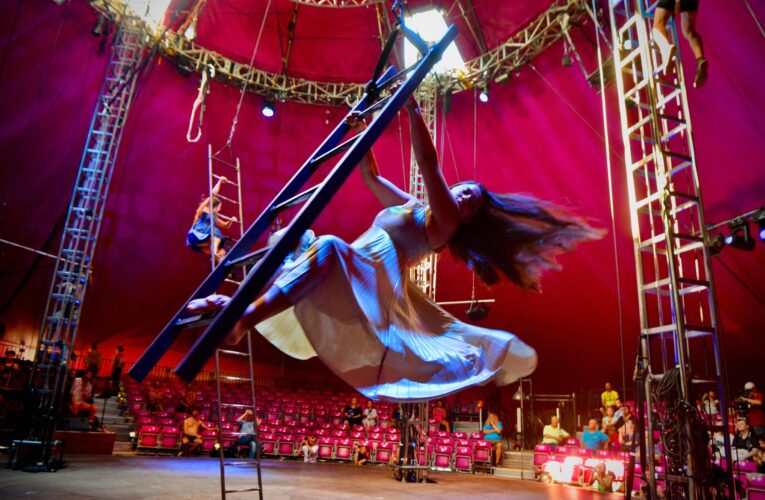 Ponořte se do světa nového cirkusu: Letní Letná začíná