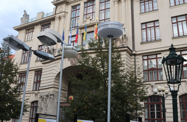 Na Mariánském náměstí začíná výstava lamp  a historie veřejného osvětlení