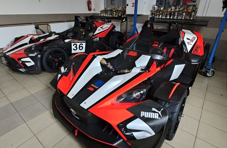 PUMA partnerem profesionálního závodního týmu Janík Motorsport Praha,