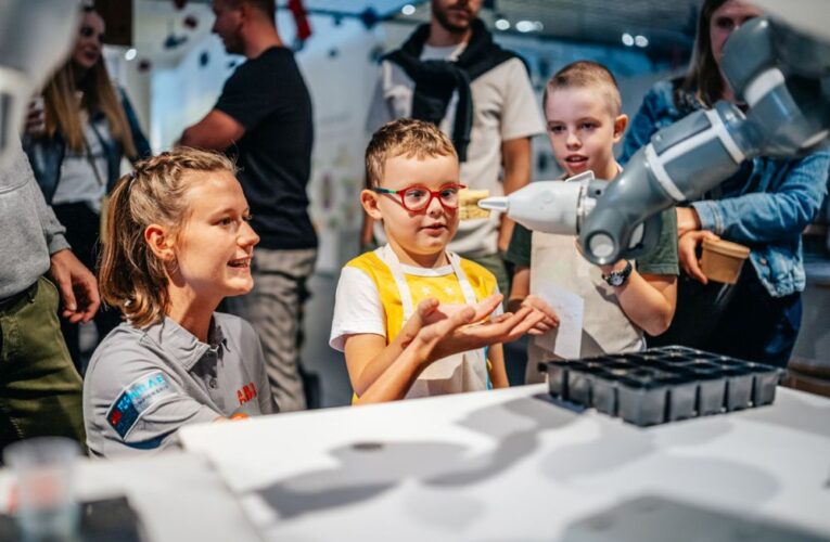 Vyzkoušejte si pěstování budoucnosti na hydroponické farmě!