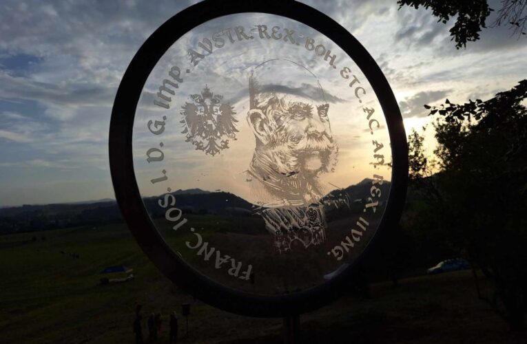 Otevření nové Skleněné stezky v Brništi zahájilo Víkend Křišťálového údolí