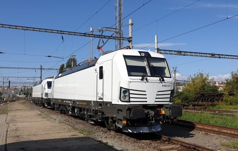 České dráhy převzaly další dva Vectrony, příští rok rozšíří provoz do Polska