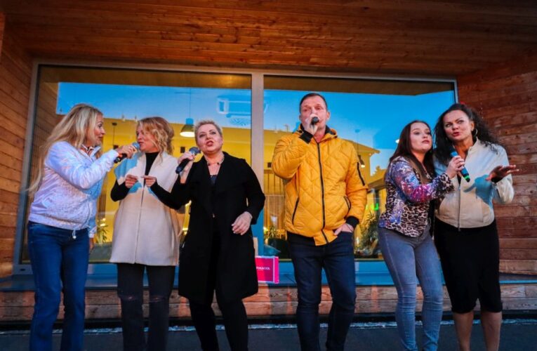 Blanarovičová oslavila s Károlyi, Francem a Stankovou na Lipně šedesátiny