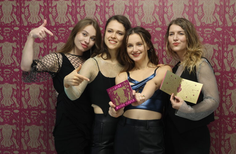 Kmotrou desky MUZIKA SLAVICA ženské kapely Vesna