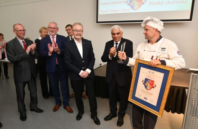 Rytířem České chuti 2023 se stal šéfkuchař Knedlíky Láznička Petr Kosiner