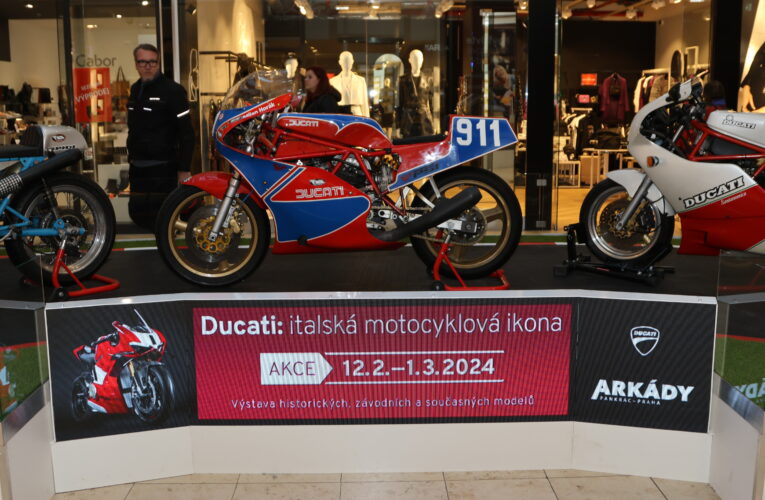 Začala výstava motocyklů Ducati v OC Arkády Pankrác