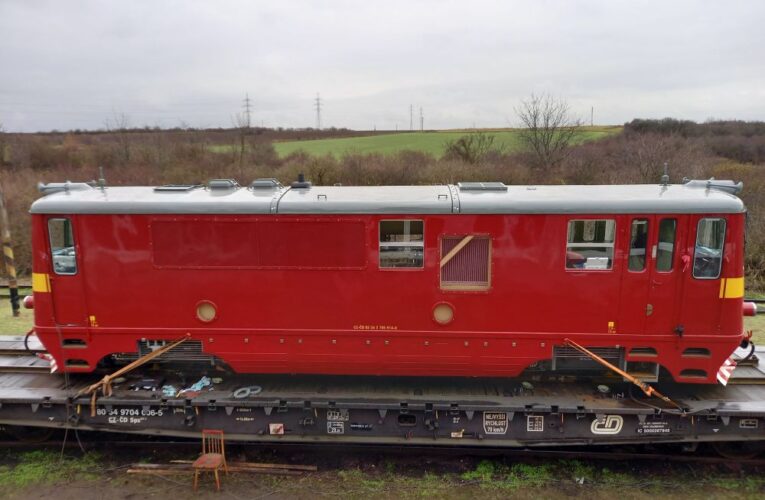 Motor modernizované mašiny pro úzkokolejku už nastartovali, probíhají finální práce