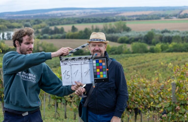 Václav Žmolík znovu objevuje vinařské regiony. Tentokrát na Slovensku