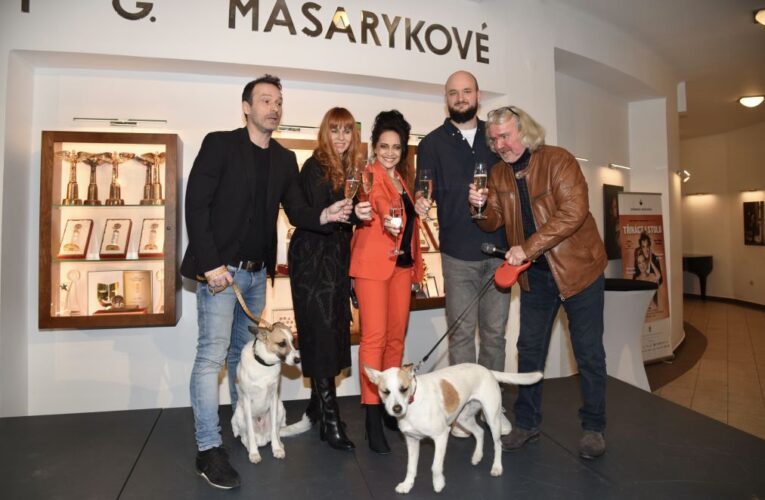 Lucie Bílá a Pokáč pokřtili klip Život je pes k filmu Gump – jsme dvojka