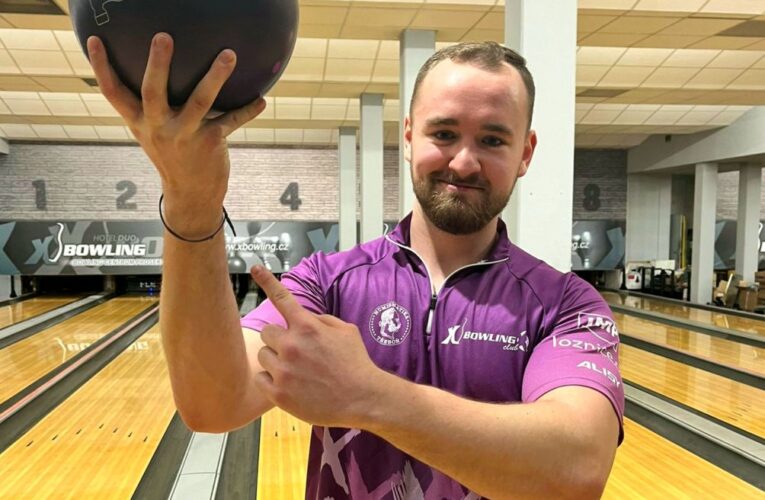 Plní si sny a přepisuje historii.