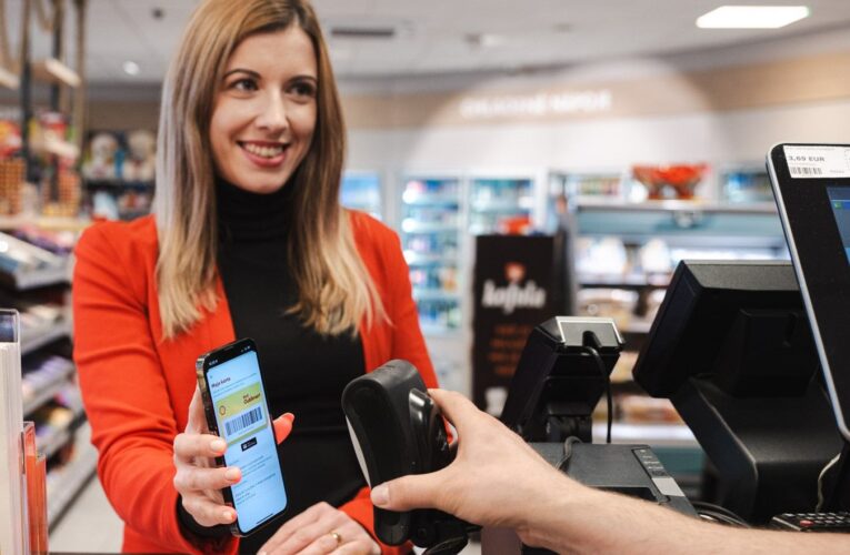 UNIKÁTNÍ PRŮZKUM VĚRNOSTNÍCH PROGRAMŮ: ČEŠI JE MILUJÍ A JSOU KONZERVATIVNĚJŠÍ NEŽ SLOVÁCI