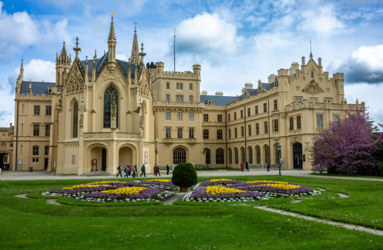 Objevte Příběh AMONIT v podzemí lednického zámku a ve vinařství AMONIT