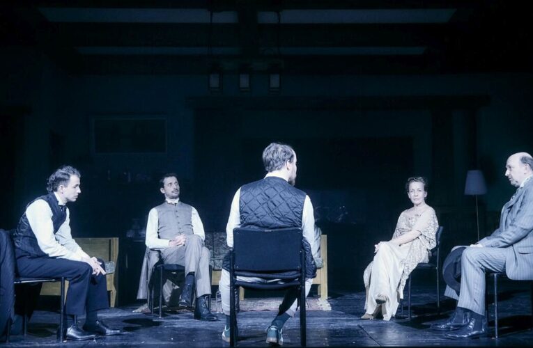 Cesta dlouhým dnem do noci v Divadle v Dlouhé