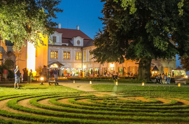 Zámek Loučeň oslaví 20.výročí vstupu České republiky do EU jako úspěšný dotační projekt – na zámku u této příležitosti zasadí strom