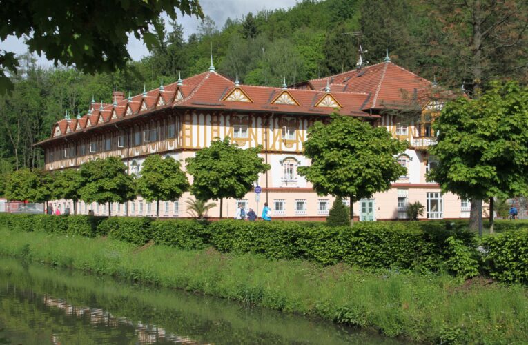 Lázně Luhačovice, a.s. navrátily Slunečním lázním původní lesk. Návštěvníci se mohou těšit na expozici Jurkoviče a Janáčka