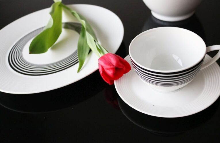 České sklárny Koulier, Květná, Novosad a syn Harrachov a porcelánka Thun se stanou součástí doprovodného programu Karlovarského festivalu