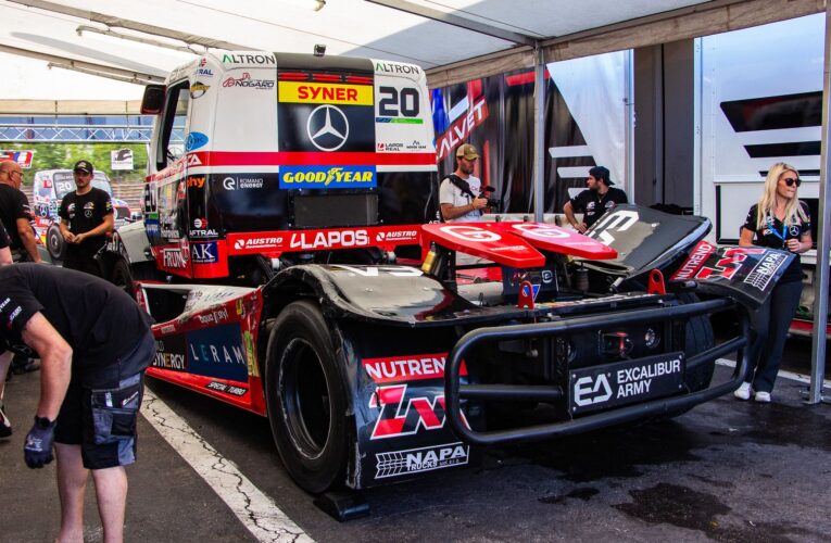 Premiérový triumf, začátek sezony byl pro piloty Buggyra Academy France hektický.