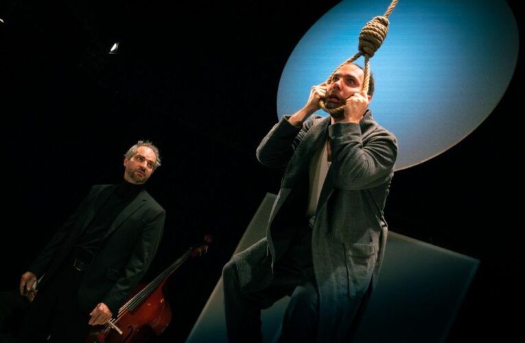 Premiéra hry Milana Uhdeho Nanebevzetí doktora Fausta v Ypsilonce