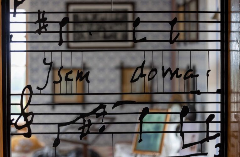 VYHLÍDKA S PŘIDANOU HODNOTOU  UNIKÁTNÍ RODNÁ SVĚTNIČKOU PROSLULÉHO HUDEBNÍHO SKLADATELE!