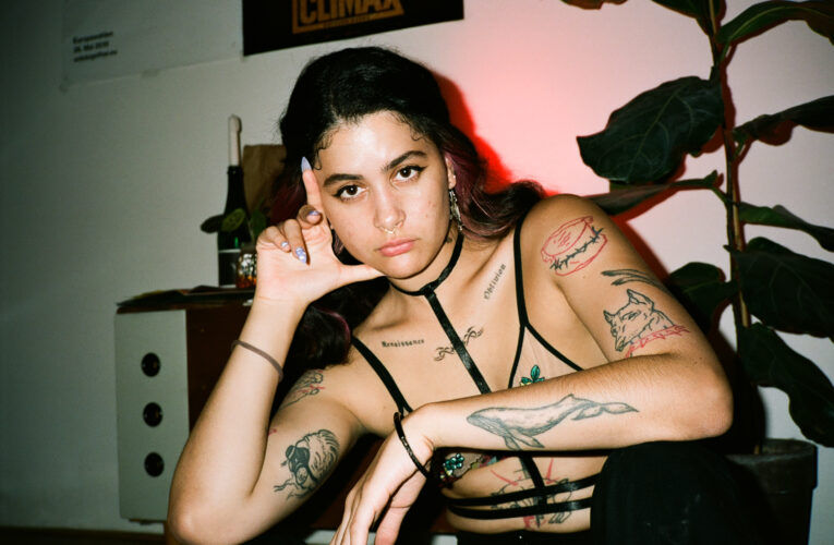 Oslava individualismu, který dává prostor i těm druhým. Výstava Osobní zóna nabízí pohled na současnou fotografii